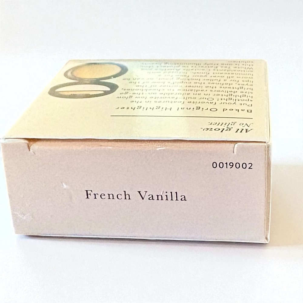 ⚫️ Laura Geller Beauty Baked Natural Glow Highlighter in French Vanilla NIB - Picture 9 of 9
